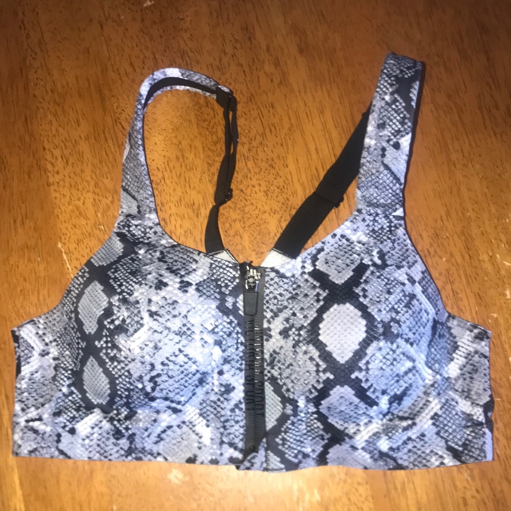 Victoria Sport sports bra